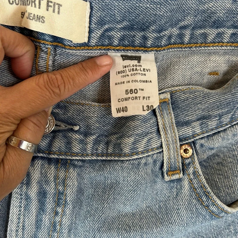 Levi's Jeans Mens Size 40x30 560 Comfort Fit Light Wash Blue Denim Relaxed Baggy